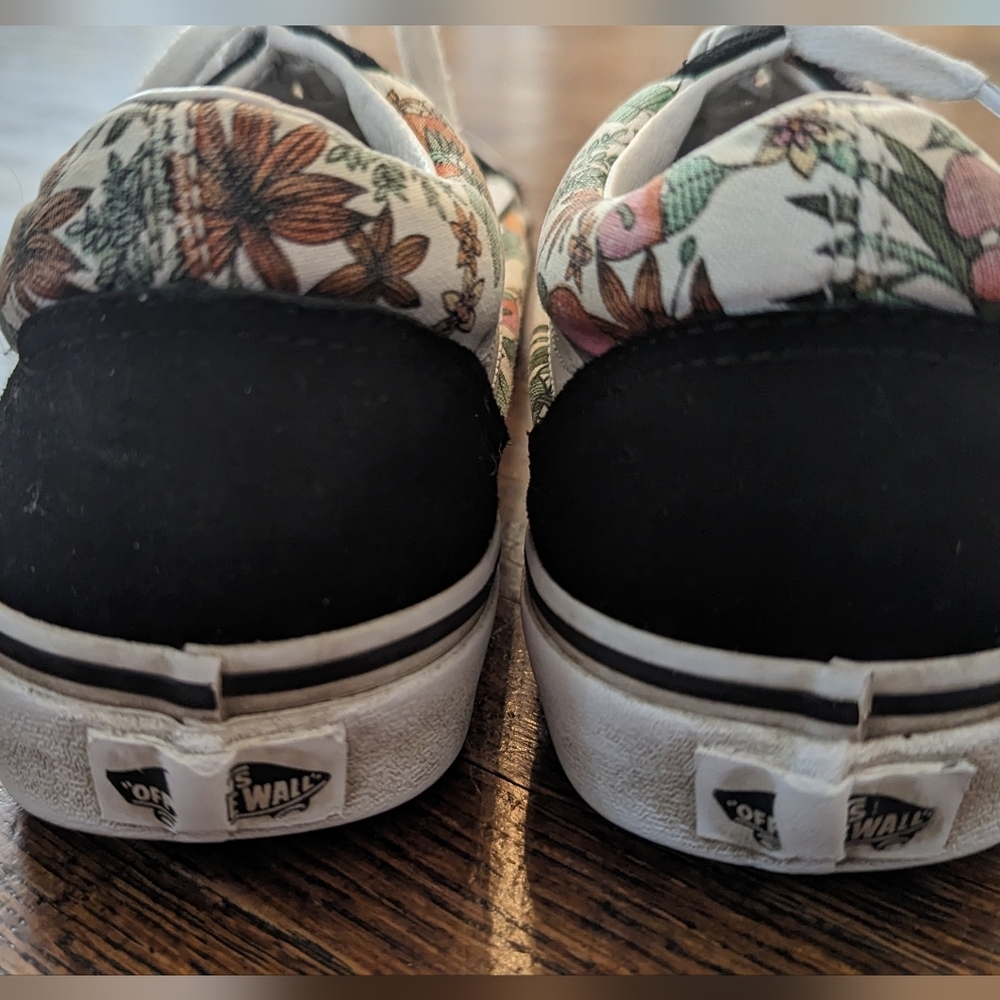 Vans Low Top Lace Up Black Suede Tropical Floral Sneakers Unisex - Picture 3 of 7